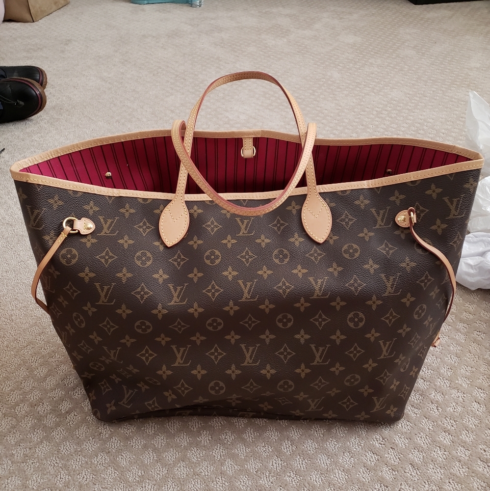 AUTHENTIC LOUIS VUITTON GM NEVER FULL